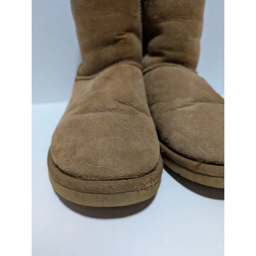 UGG Classic‎ Short Chestnut Suede Sheepskin Shearling Winter Boots Women's 6
